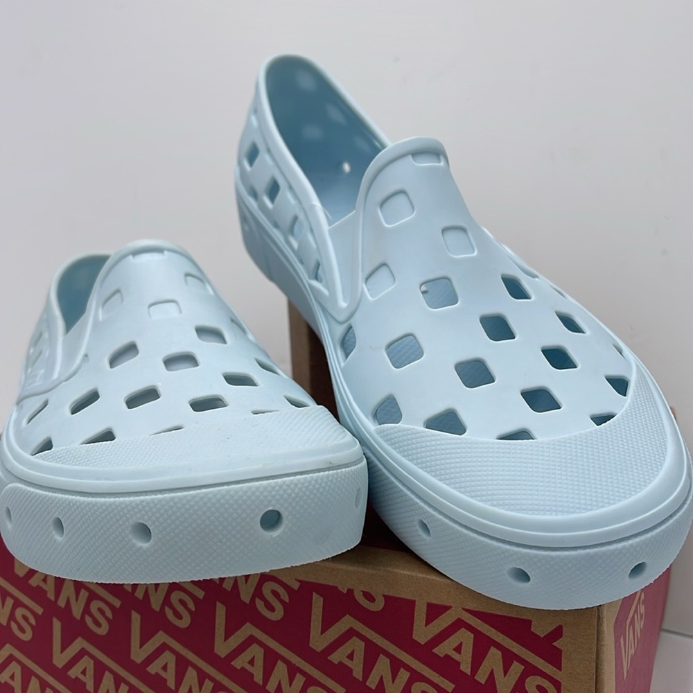 Vans Men’s Slip-On Trk Delicate Blue
VN0A5HF8YRQ
Sneakerss - Picture 6 of 16
